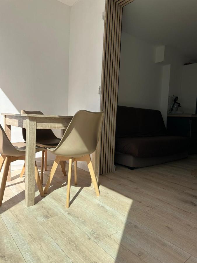 Charmant Studio Neuf 150M Plage Sur Avenue Principale Climatise Et Parking Cavalaire-sur-Mer Exteriör bild