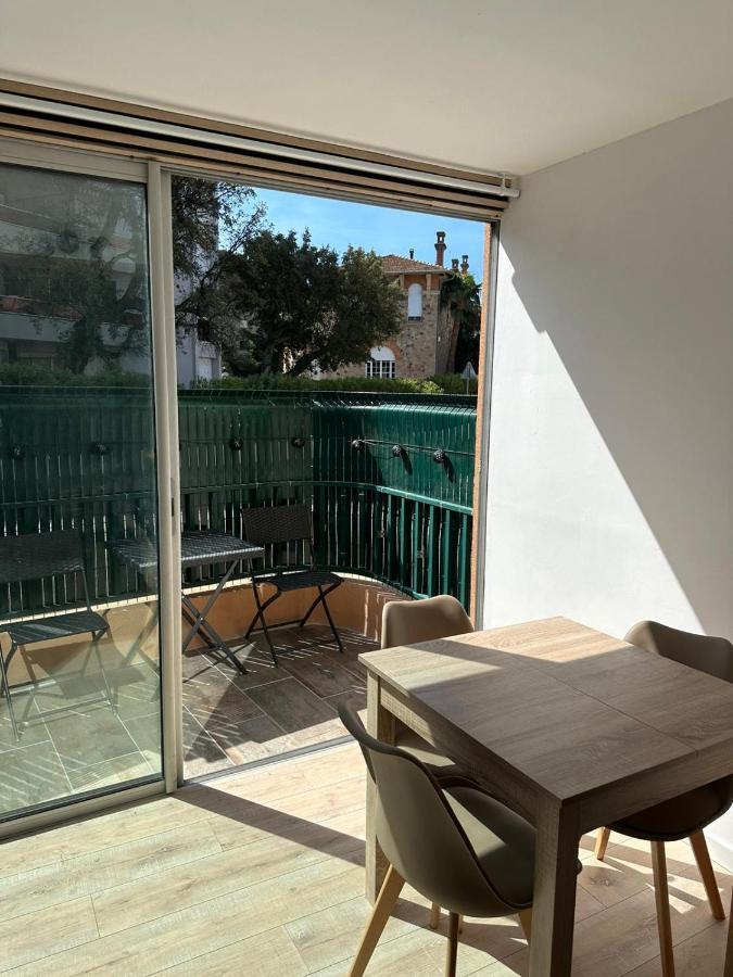 Charmant Studio Neuf 150M Plage Sur Avenue Principale Climatise Et Parking Cavalaire-sur-Mer Exteriör bild